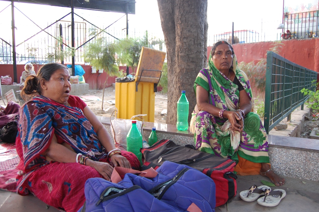 Sheila kumari and Roshanadevi waiting for their cancer to be treated, since last one year on the pavements .